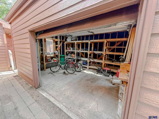 7920 Steinway Road, Lincoln, NE 68505