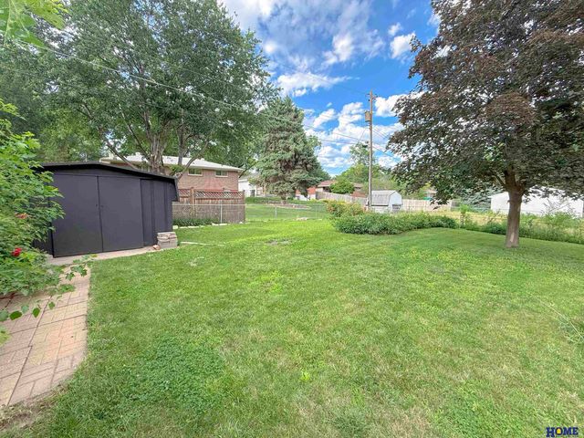 7920 Steinway Road, Lincoln, NE 68505