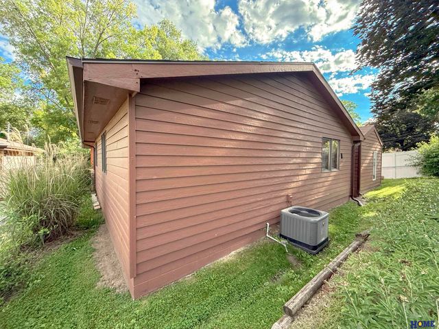 7920 Steinway Road, Lincoln, NE 68505