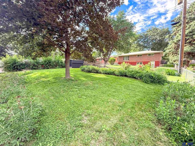 7920 Steinway Road, Lincoln, NE 68505