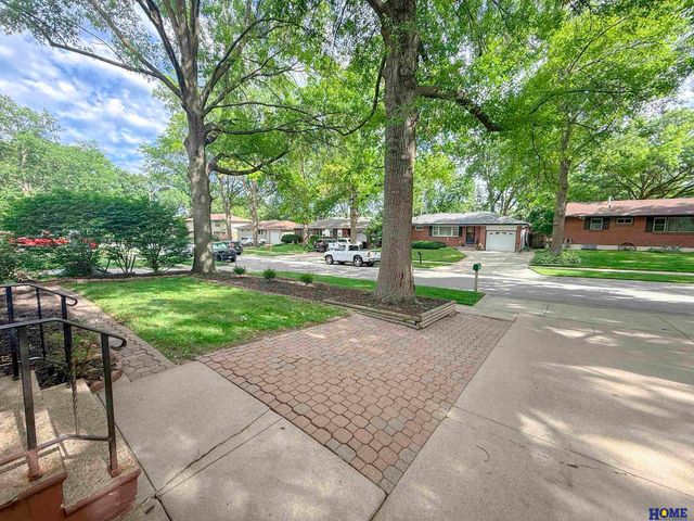 7920 Steinway Road, Lincoln, NE 68505