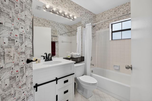 5394 Firenze Drive J, Boynton Beach, FL 33437