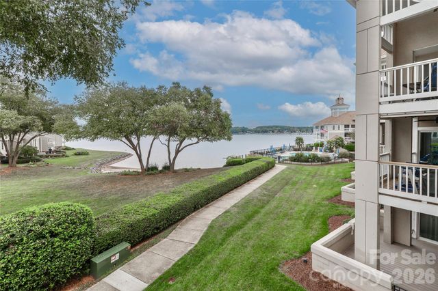 18563 Vineyard Point Lane, Cornelius, NC 28031