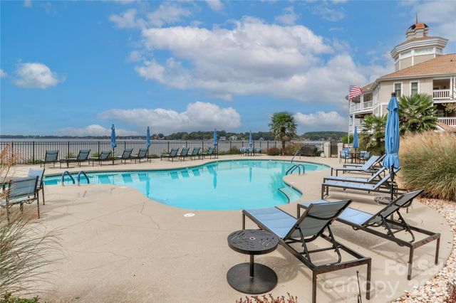 18563 Vineyard Point Lane, Cornelius, NC 28031