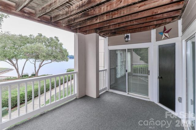 18563 Vineyard Point Lane, Cornelius, NC 28031