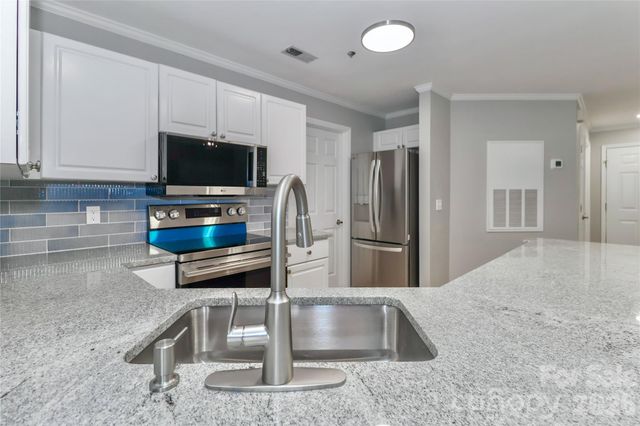 18563 Vineyard Point Lane, Cornelius, NC 28031