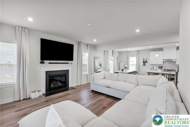 8202 Young Boulevard, Upper Macungie Twp, PA 18051