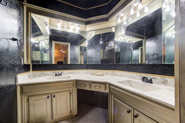 6712 Bayberry Drive, Oklahoma City, OK 73162
