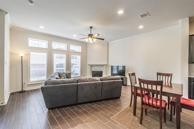 9 Laurelwood Drive, Pasadena, TX 77058