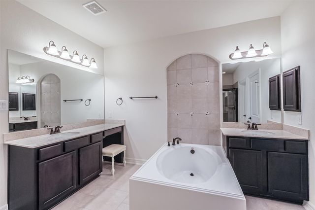 9 Laurelwood Drive, Pasadena, TX 77058