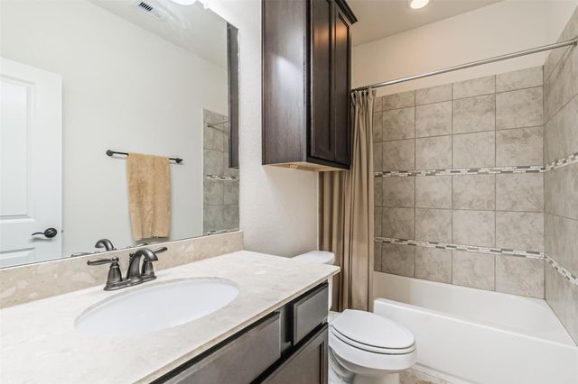 9 Laurelwood Drive, Pasadena, TX 77058