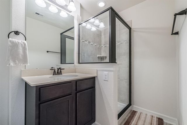 9 Laurelwood Drive, Pasadena, TX 77058