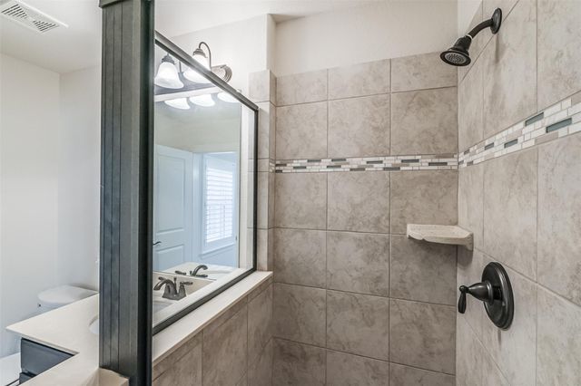 9 Laurelwood Drive, Pasadena, TX 77058