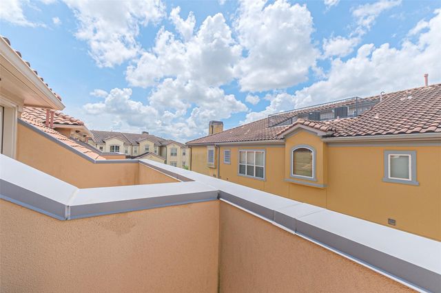 9 Laurelwood Drive, Pasadena, TX 77058