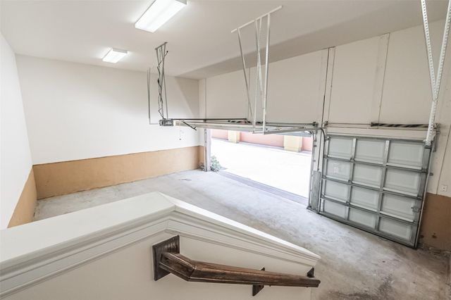 9 Laurelwood Drive, Pasadena, TX 77058