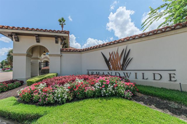 9 Laurelwood Drive, Pasadena, TX 77058