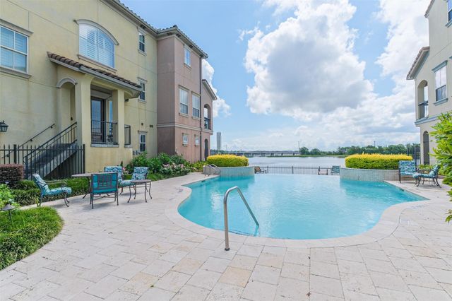 9 Laurelwood Drive, Pasadena, TX 77058