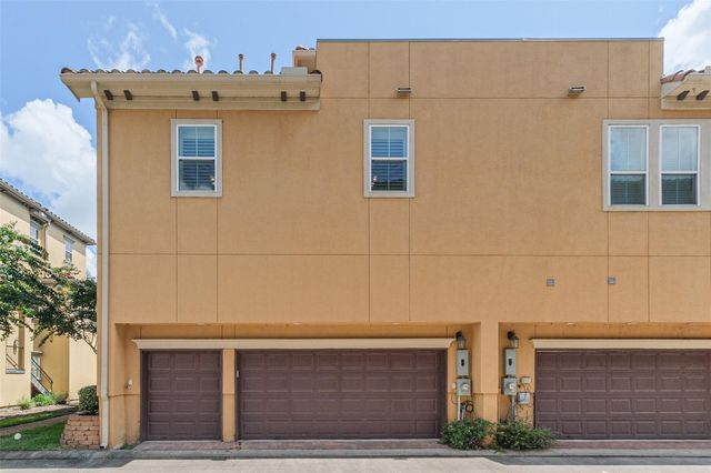 9 Laurelwood Drive, Pasadena, TX 77058