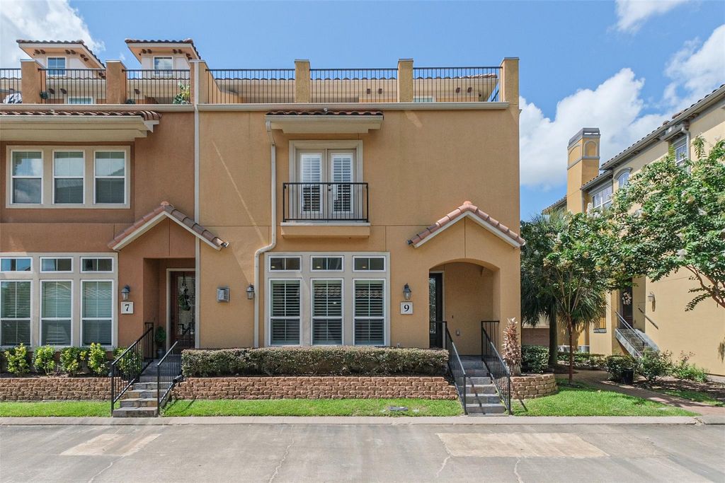 9 Laurelwood Drive, Pasadena, TX 77058