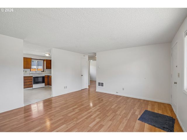 3305 Ne 15TH St, Gresham, OR 97030