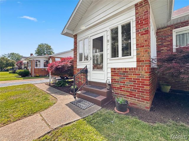 2330 Lynch Avenue, Granite City, IL 62040