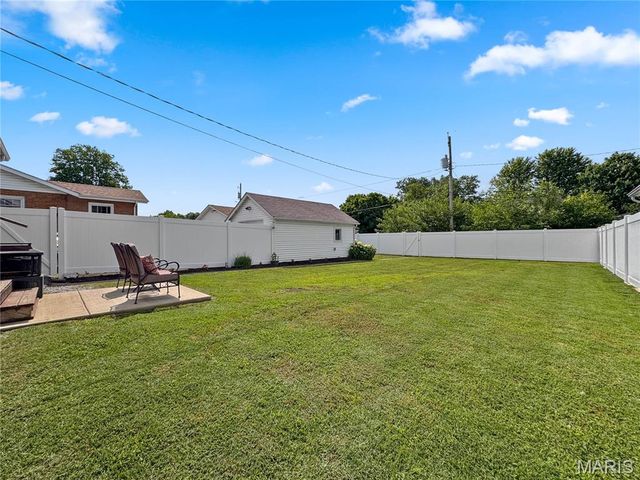 2330 Lynch Avenue, Granite City, IL 62040