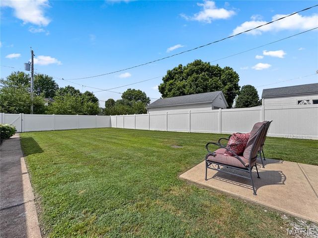 2330 Lynch Avenue, Granite City, IL 62040