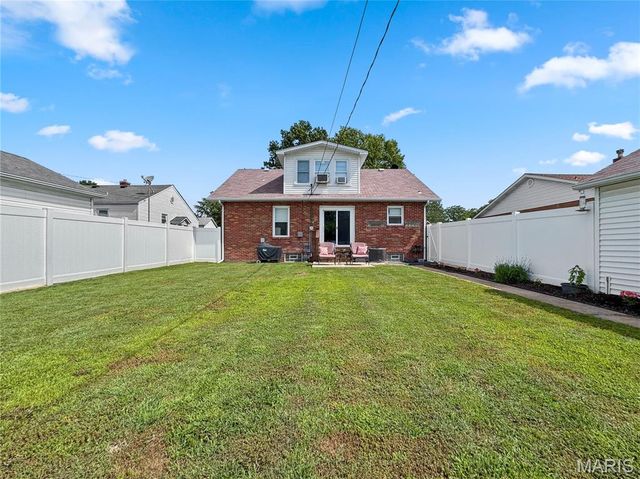 2330 Lynch Avenue, Granite City, IL 62040