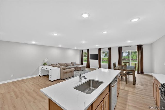 115 Parsons Lane, Saline, MI 48176