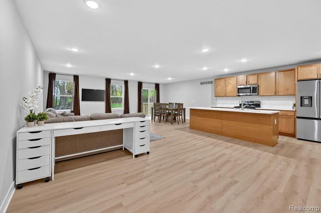 115 Parsons Lane, Saline, MI 48176