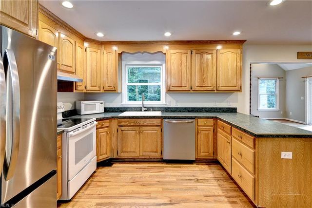 217 Riverview Plantation DR, Williamsburg, VA 23188