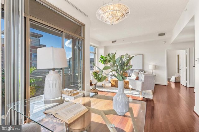 3650 S GLEBE RD #1050, Arlington, VA 22202