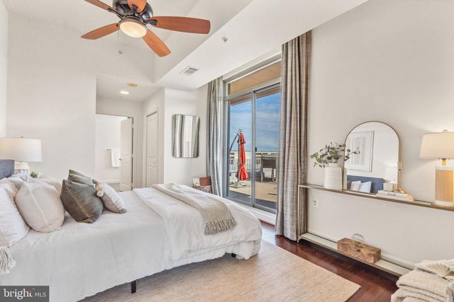 3650 S GLEBE RD #1050, Arlington, VA 22202