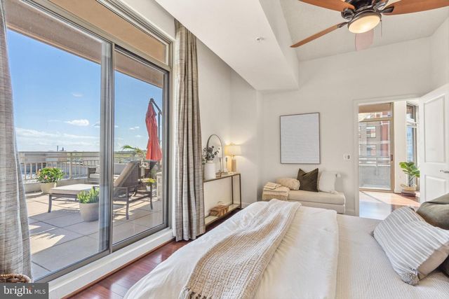 3650 S GLEBE RD #1050, Arlington, VA 22202