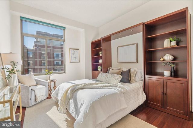 3650 S GLEBE RD #1050, Arlington, VA 22202