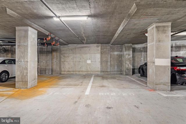 3650 S GLEBE RD #1050, Arlington, VA 22202