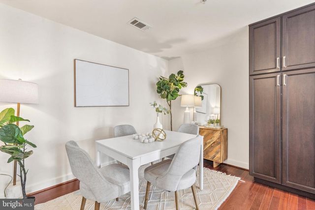 3650 S GLEBE RD #1050, Arlington, VA 22202