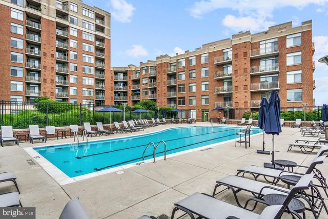 3650 S GLEBE RD #1050, Arlington, VA 22202