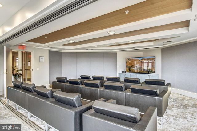 3650 S GLEBE RD #1050, Arlington, VA 22202