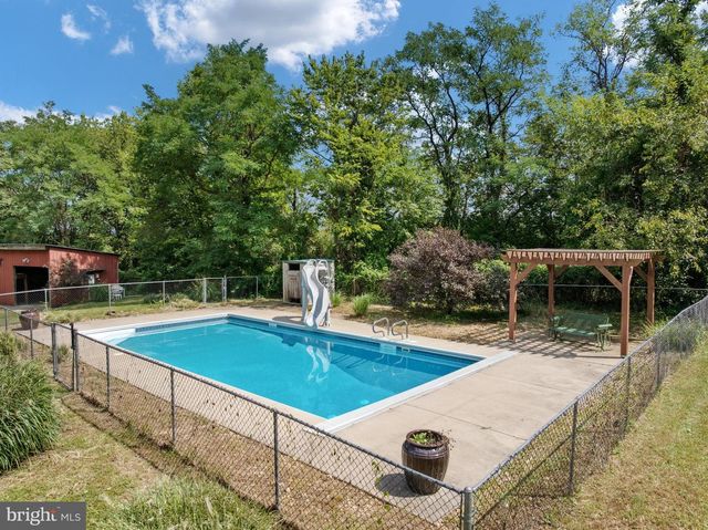 1116 MAURERTOWN MILL RD, Maurertown, VA 22644