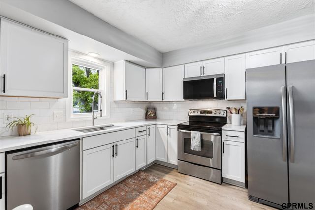 12063 Locust Street, Omaha, NE 68164
