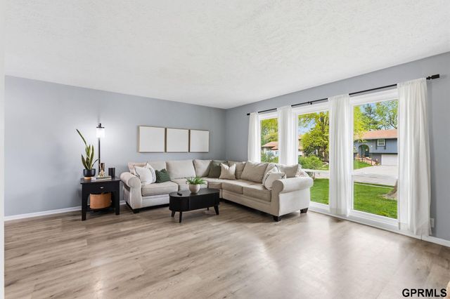 12063 Locust Street, Omaha, NE 68164