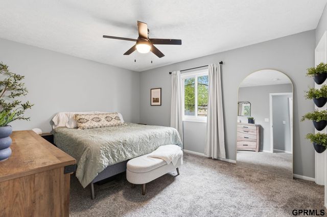 12063 Locust Street, Omaha, NE 68164