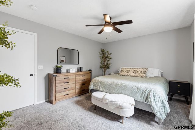 12063 Locust Street, Omaha, NE 68164