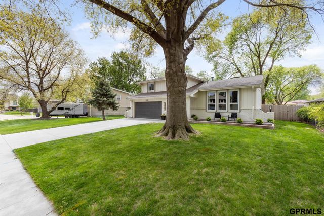 12063 Locust Street, Omaha, NE 68164