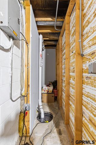 12063 Locust Street, Omaha, NE 68164