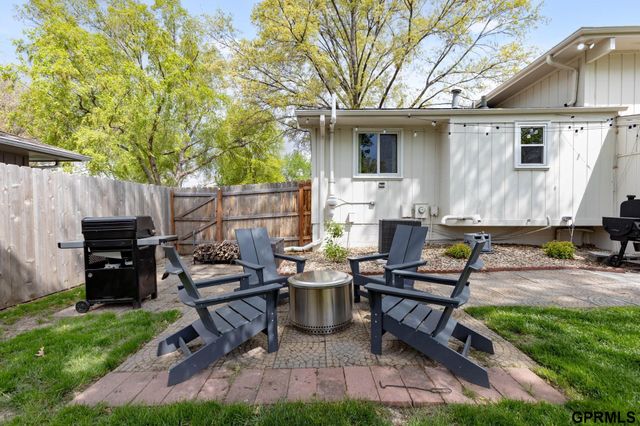12063 Locust Street, Omaha, NE 68164
