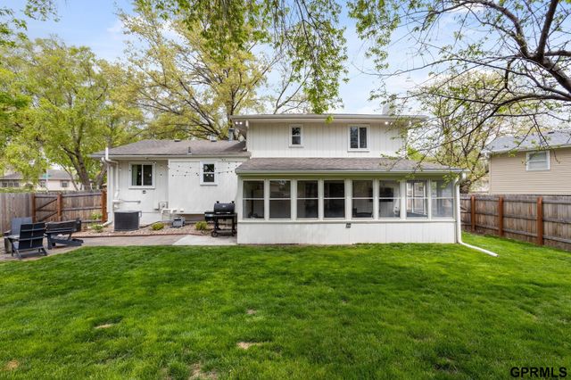 12063 Locust Street, Omaha, NE 68164