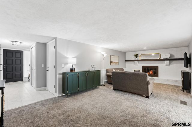 12063 Locust Street, Omaha, NE 68164