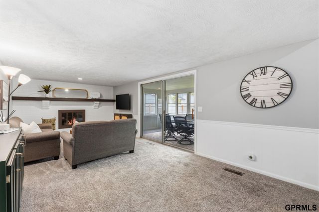 12063 Locust Street, Omaha, NE 68164